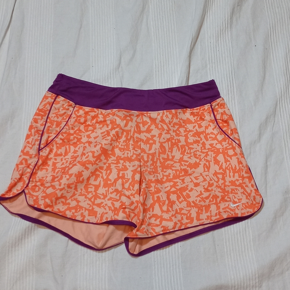 NIKE DRI-FIT GYM SHORTS WOMENS XL LOOSER FIT QUICK DRY MOISTURE WICKING FITNESS